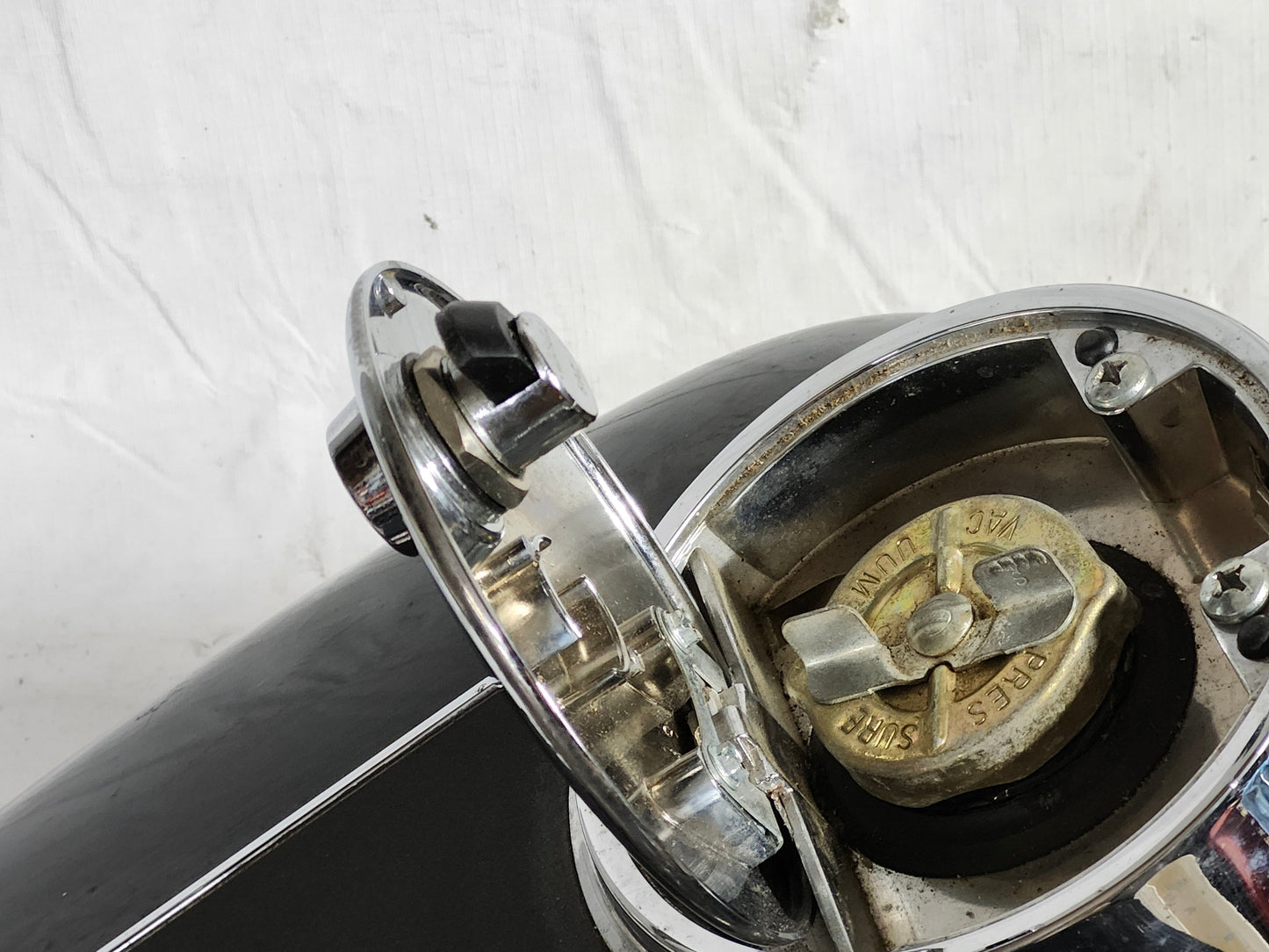 Harley OEM FLT Gas Tank - onemotorcycleparts.com