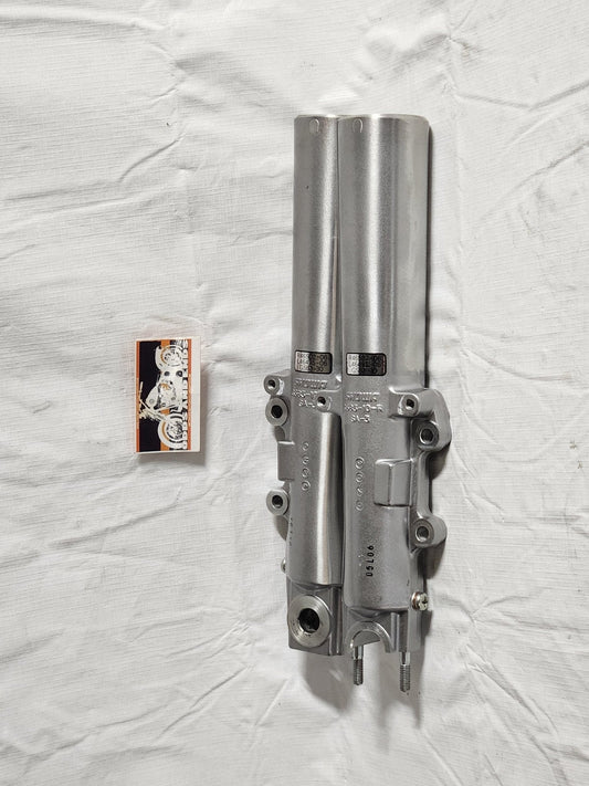 Harley Davidson Showa Front Rork Lowers R46502-06 and L46495-06 - onemotorcycleparts.com