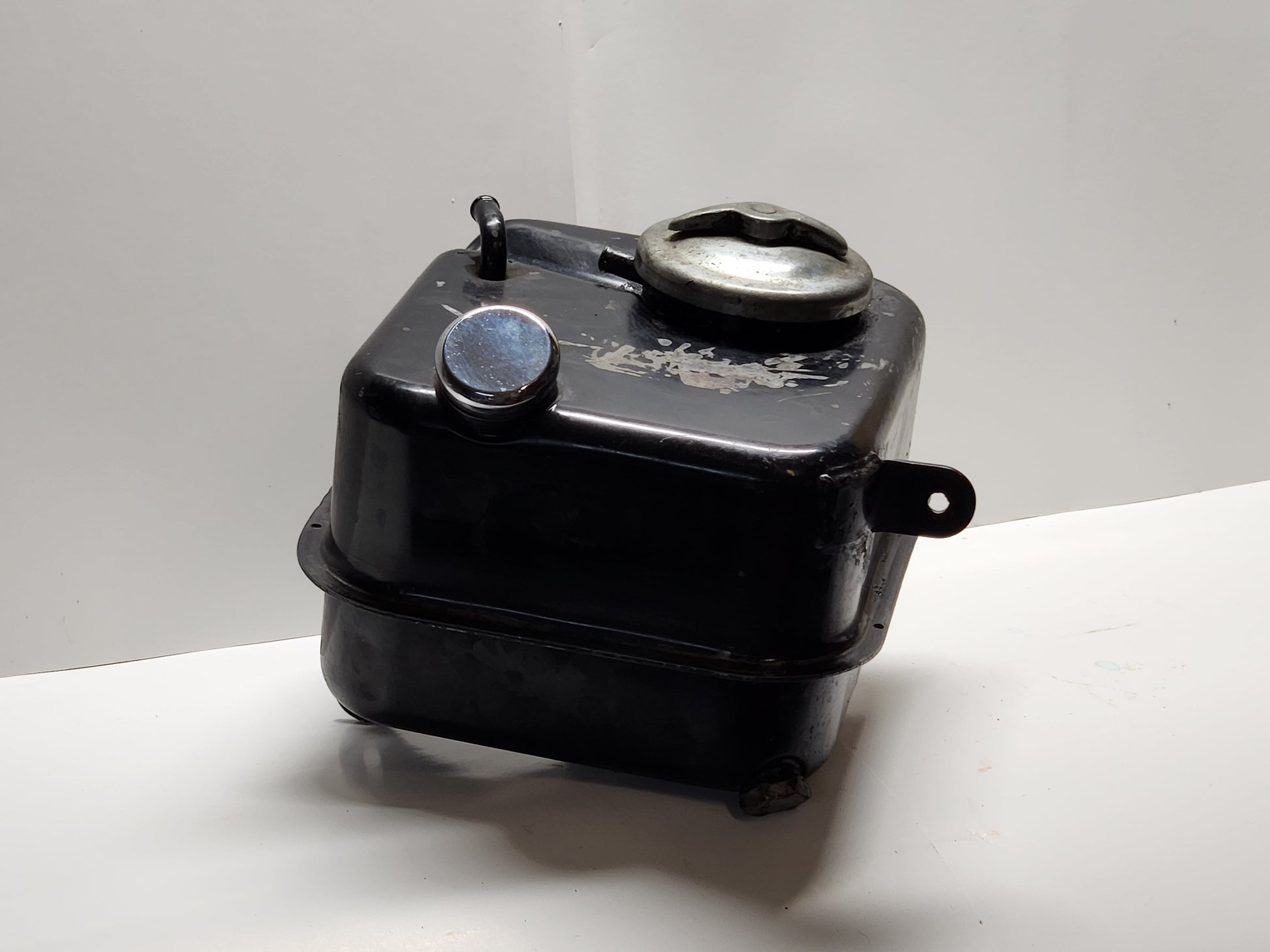 Oil Tank OEM Harley Davidson Shovelhead - Premium Oil Tank from ODDS_ENDS Cycles - Just $90.00! Shop now at onemotorcycleparts.com