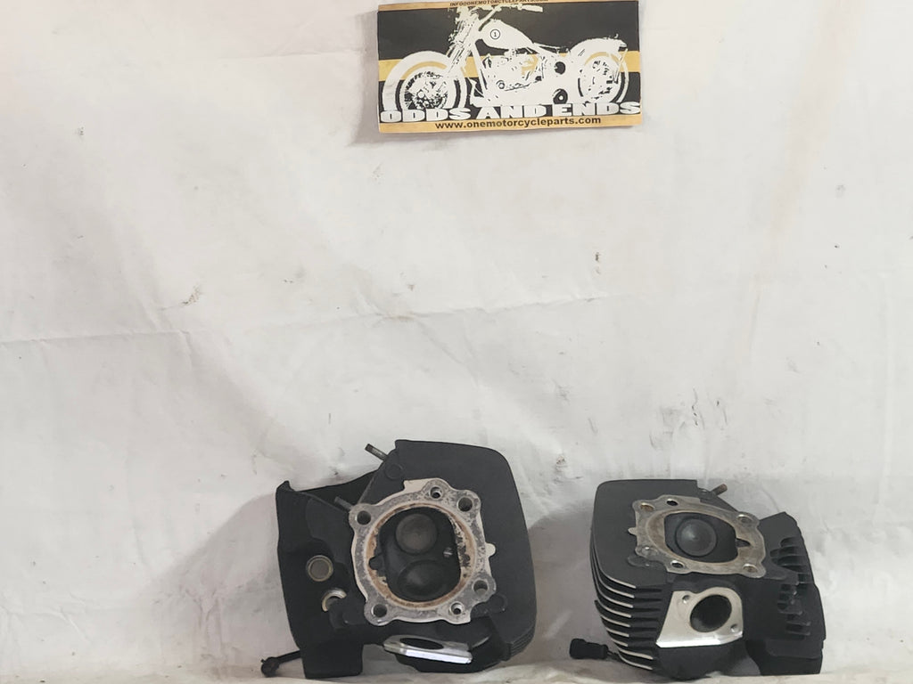 Harley-Davidson 1999-2014 Dyna Super Glide Cylinder Heads 17192-06B 17193-06A