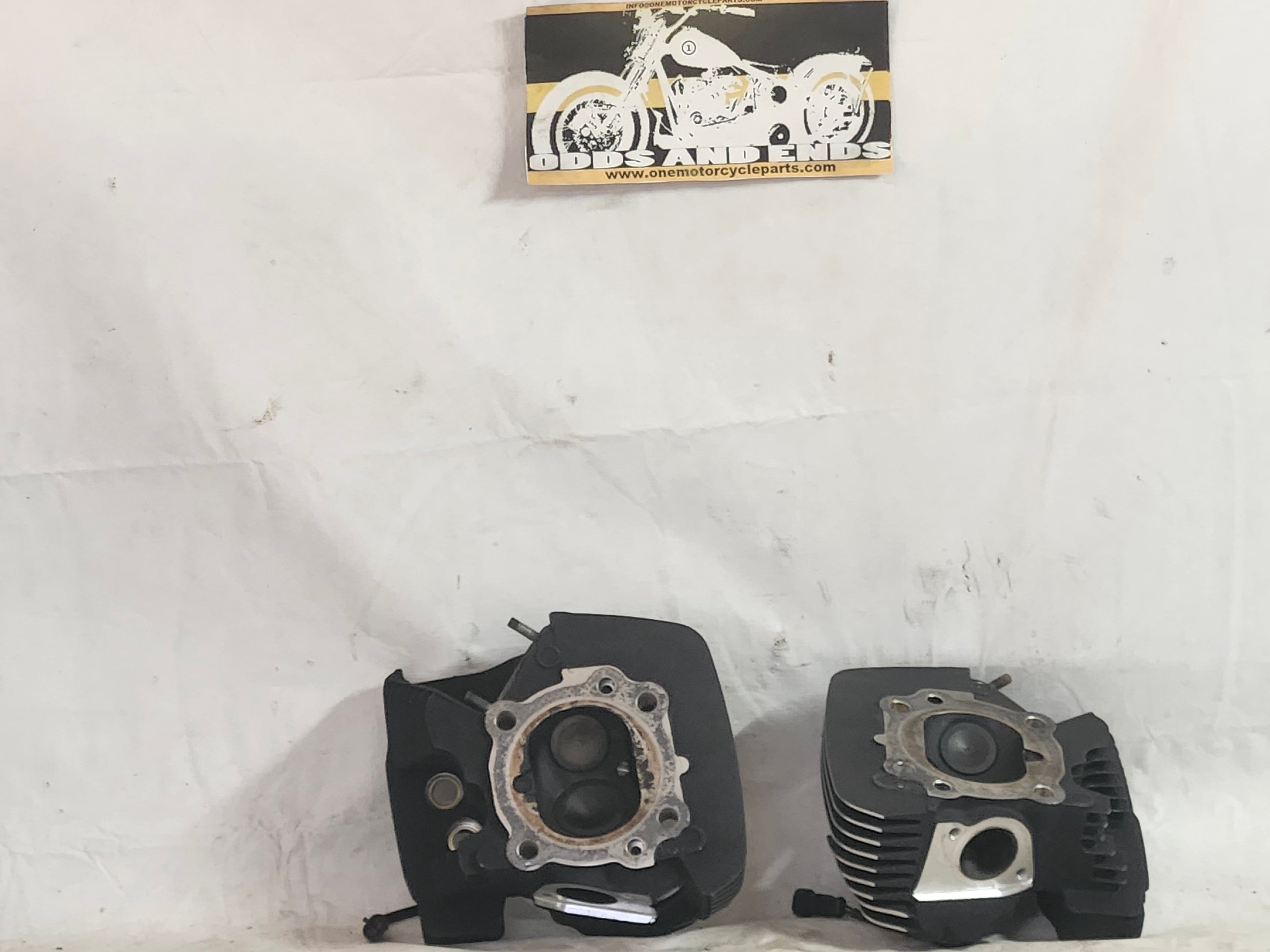 Harley-Davidson 1999-2014 Dyna Super Glide Cylinder Heads 17192-06B 17193-06A