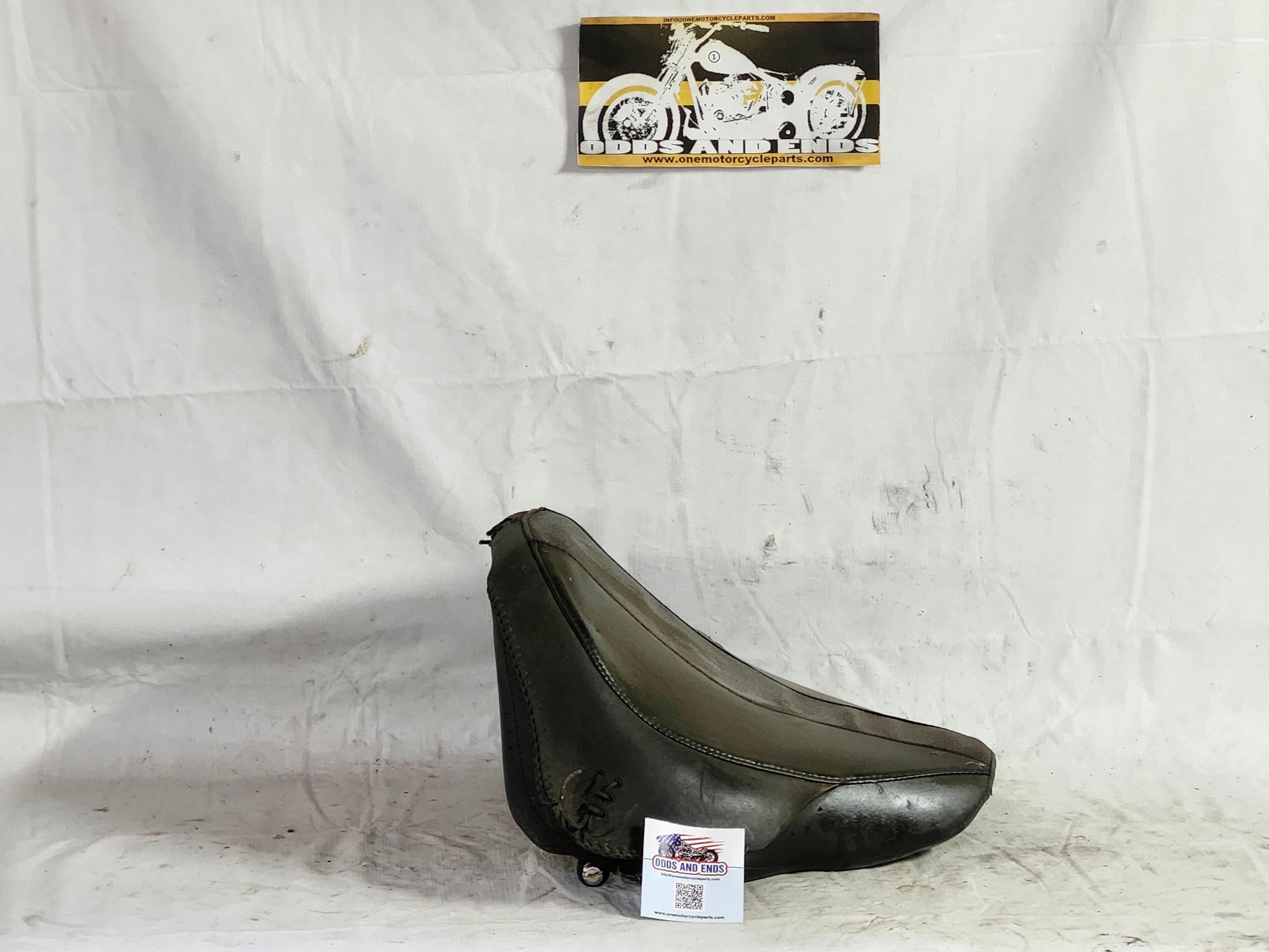 Harley Heritage Softail Seat 2000-2006 52218-00  Right Side